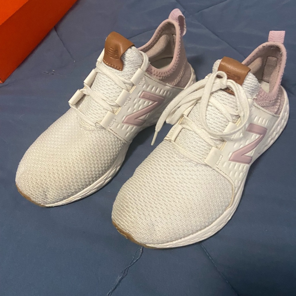 New Balance Women's White and Light Pink Sneakers - Picture 2 of 4